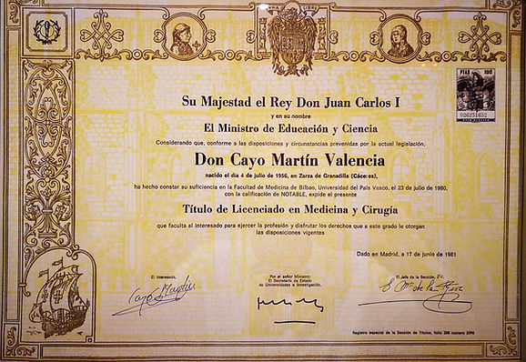 DIPLOMA-médico-_edited.jpg